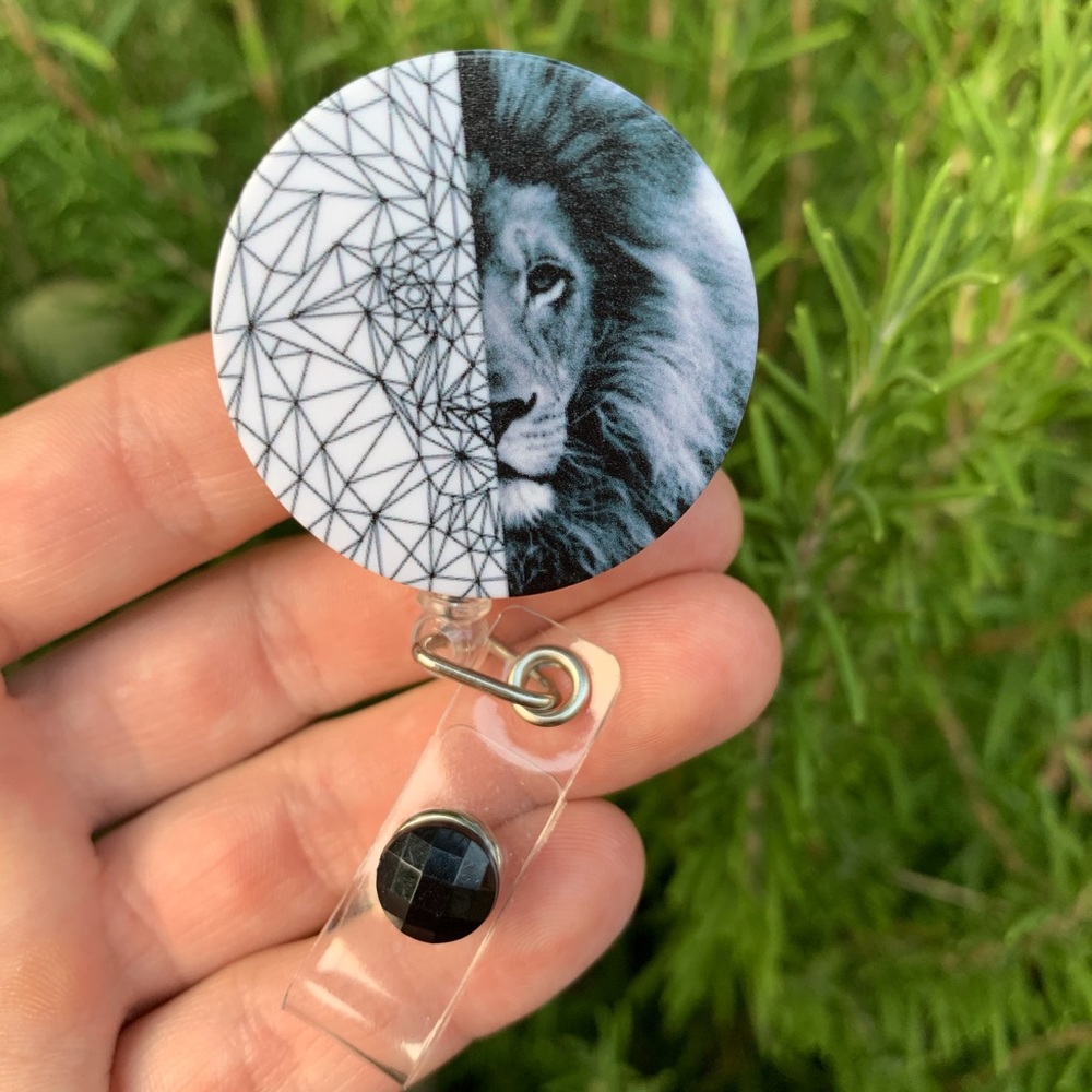 Lion Retractable Nurse Badge Holder